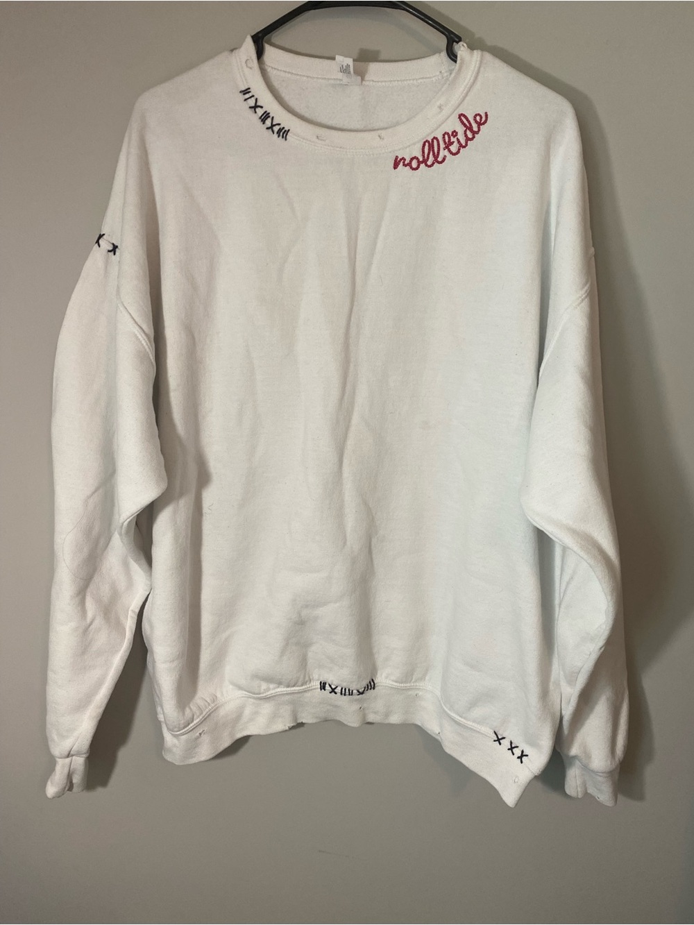 Jerzees White Crewneck Sweatshirt with Red 'roll tide' Embroidered